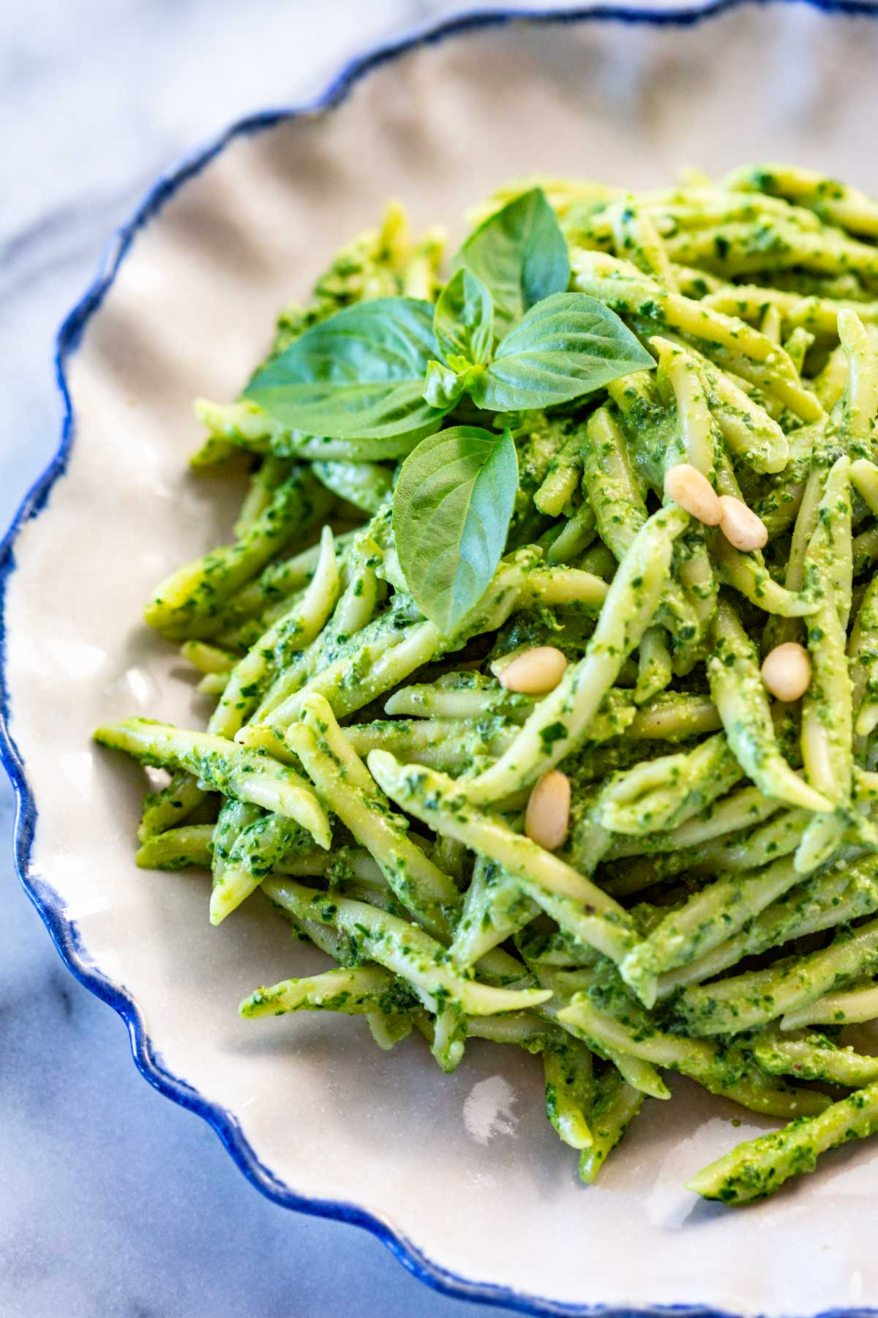 pesto bazyliowe w lodówce zachowujące świeży aromat